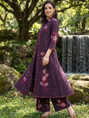 women floral printed regular cotton kurta with palazzos 6