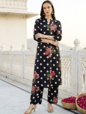 women floral printed regular cotton kurta with trousers 1