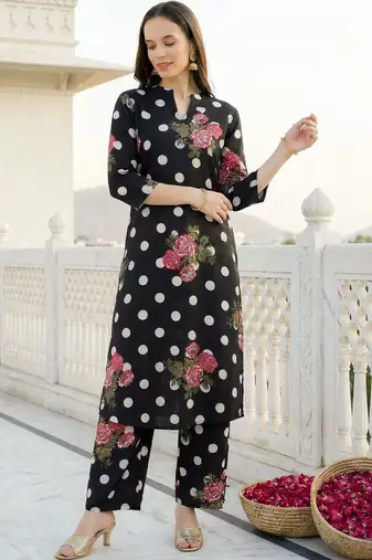 women floral printed regular cotton kurta with trousers