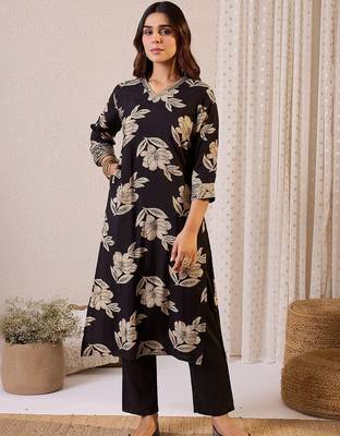 women floral printed regular chanderi silk kurta with trousers & with dupatta 2