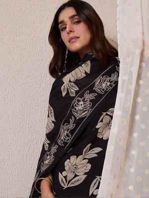 women floral printed regular chanderi silk kurta with trousers & with dupatta 4