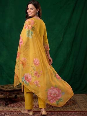 women floral embroidered regular thread work kurta with trousers & with dupatta 4