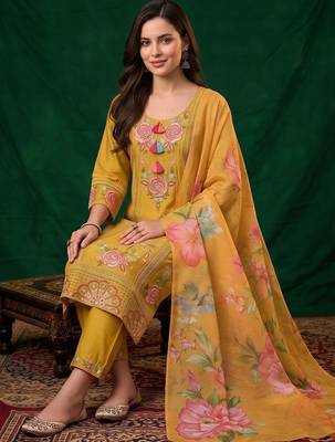 women floral embroidered regular thread work kurta with trousers & with dupatta 5