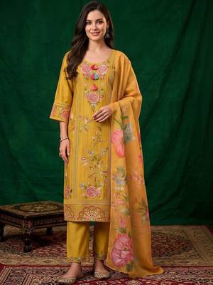 women floral embroidered regular thread work kurta with trousers & with dupatta 6
