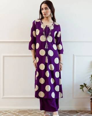 women printed regular thread work kurta with palazzos 4