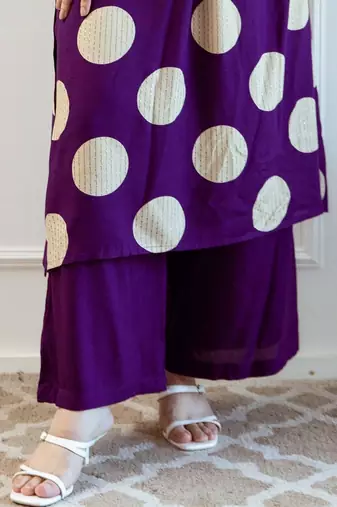 women printed regular thread work kurta with palazzos