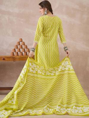 women printed regular cotton kurta with trousers & with dupatta 7