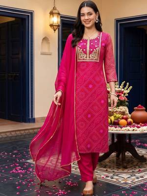women ethnic motifs printed regular thread work kurta with trousers & with dupatta 1