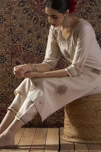 women ethnic motifs embroidered regular thread work liva kurta with trousers
