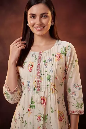 women floral printed regular cotton kurta with trousers & with dupatta