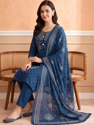 women ethnic motifs printed regular cotton kurta with trousers & with dupatta 5