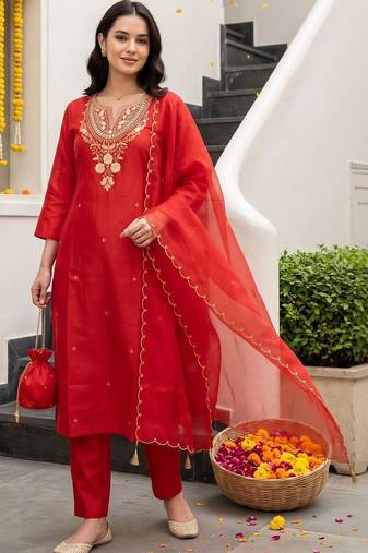 women ethnic motifs embroidered regular kurta with trousers & with dupatta