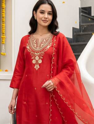 women ethnic motifs embroidered regular kurta with trousers & with dupatta 2