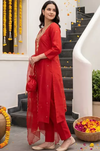 women ethnic motifs embroidered regular kurta with trousers & with dupatta