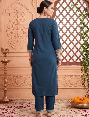 women ethnic motifs embroidered regular thread work cotton kurta with trousers 4