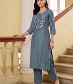women floral embroidered regular thread work kurta with trousers