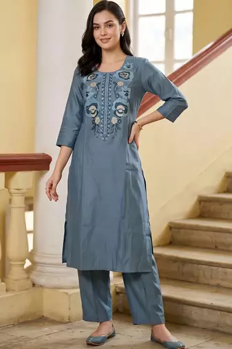 women floral embroidered regular thread work kurta with trousers
