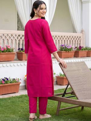 women ethnic motifs embroidered regular kurta with trousers & with dupatta 4