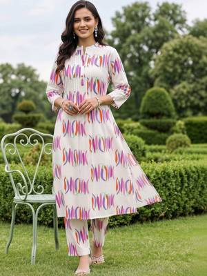 women printed regular cotton kurta with trousers 1