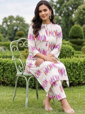 women printed regular cotton kurta with trousers 5