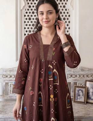 women ethnic motifs printed empire cotton kurta with trousers & with dupatta 3