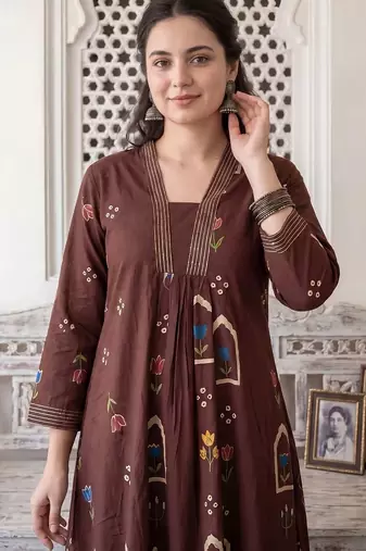 women ethnic motifs printed empire cotton kurta with trousers & with dupatta