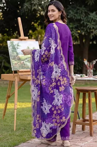 women ethnic motifs embroidered regular kurta with trousers & with dupatta