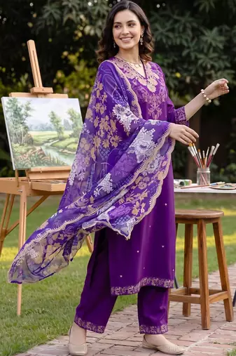 women ethnic motifs embroidered regular kurta with trousers & with dupatta