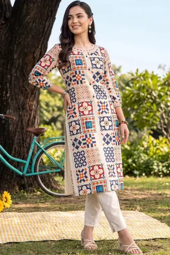 women printed regular kurta with trousers