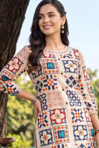 women printed regular kurta with trousers