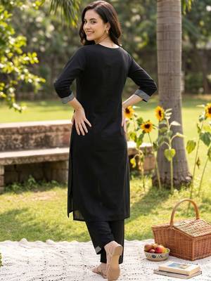 women embroidered regular thread work kurta with palazzos 4