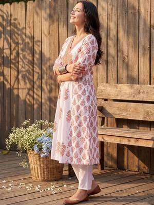 women ethnic motifs printed empire cotton kurta with trousers 3