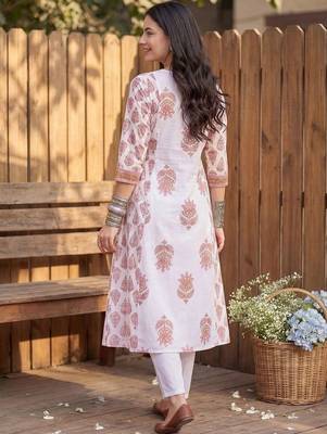 women ethnic motifs printed empire cotton kurta with trousers 4