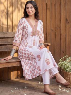 women ethnic motifs printed empire cotton kurta with trousers 5