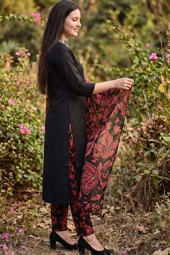 women floral regular cotton kurta with trousers & with dupatta