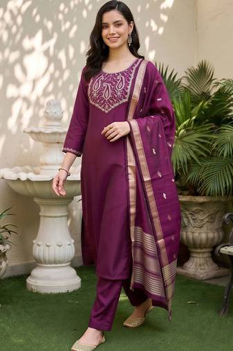 women ethnic motifs embroidered regular thread work kurta with trousers & with dupatta