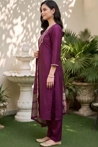 women ethnic motifs embroidered regular thread work kurta with trousers & with dupatta