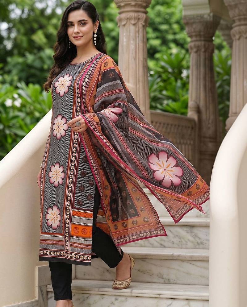 women floral printed regular cotton kurta with trousers & with dupatta
