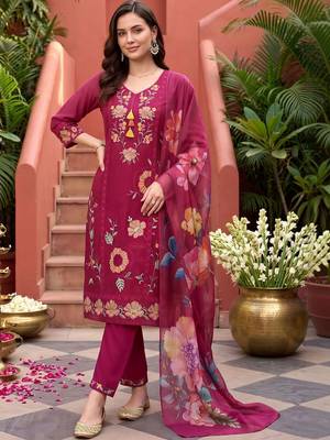 women floral printed regular thread work kurta with trousers & with dupatta 1