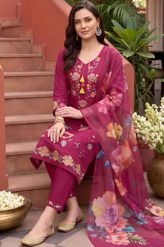 women floral printed regular thread work kurta with trousers & with dupatta