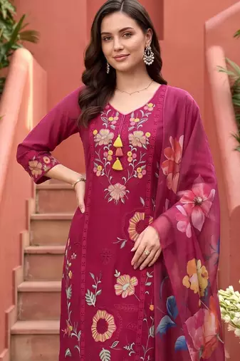 women floral printed regular thread work kurta with trousers & with dupatta