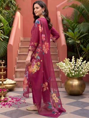 women floral printed regular thread work kurta with trousers & with dupatta 5