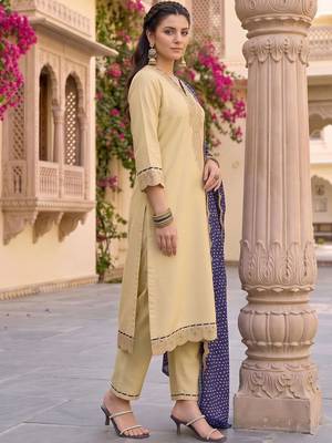 women ethnic motifs embroidered regular thread work kurta with trousers & with dupatta 3