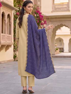 women ethnic motifs embroidered regular thread work kurta with trousers & with dupatta 4