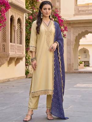 women ethnic motifs embroidered regular thread work kurta with trousers & with dupatta 6