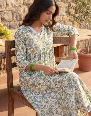 women floral printed empire cotton kurta with trousers & with dupatta 3