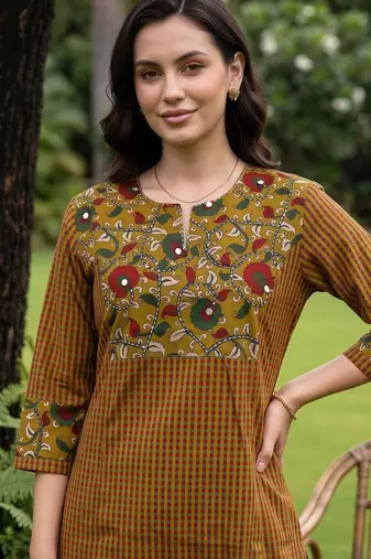 women printed regular cotton kurta with trousers