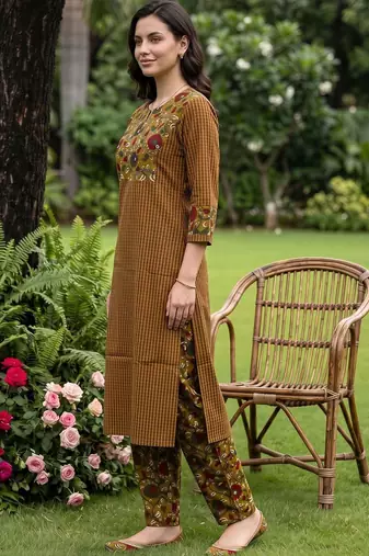 women printed regular cotton kurta with trousers