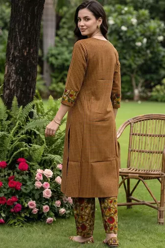 women printed regular cotton kurta with trousers