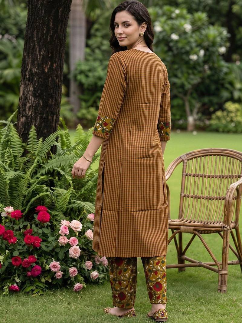 women printed regular cotton kurta with trousers